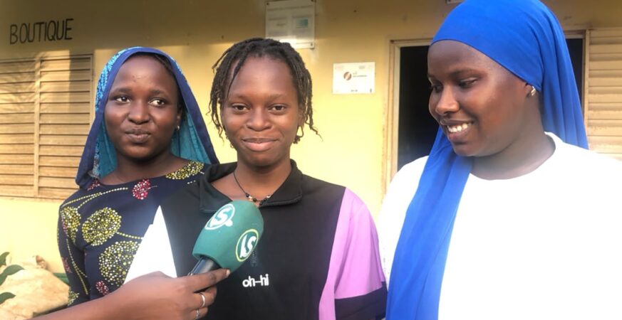 Les jeunes filles sensibilisées au VIH à Oussouye Photo : K. Barry
